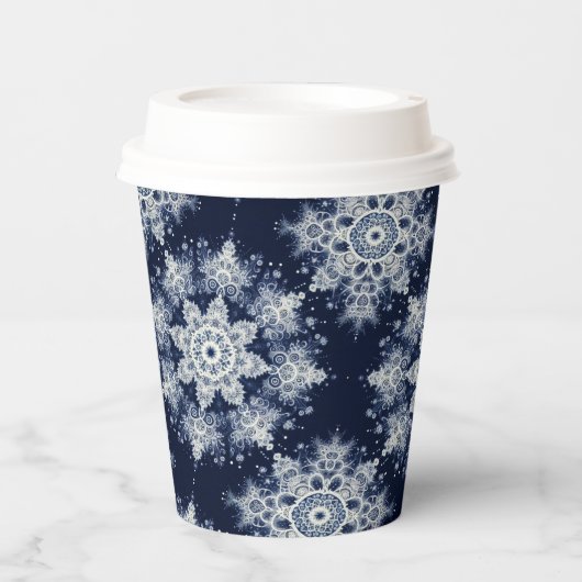通常の雪の結晶ではないIII 紙コップ (正面)