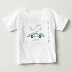 速いブルーレースカーボーイ 1歳の誕生日 ベビーTシャツ