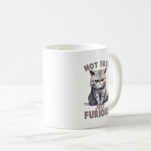 速くなく、怒り狂った – グレーの猫のユーモア コーヒーマグカップ (正面右)