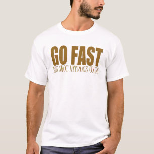 速く一酸化二窒素の競争は行きます Tシャツ
