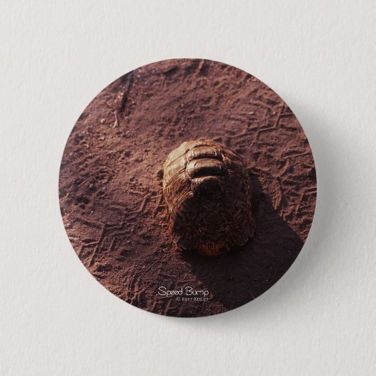 速度バンプ 缶バッジ (正面)