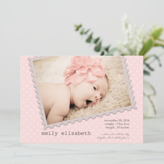 速達の甘い女の赤ちゃんの写真の誕生 案内状 (スタンド正面)
