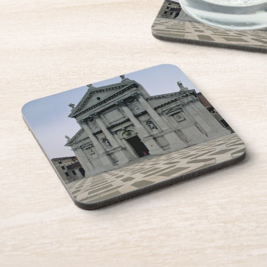 造られる教会の正面1564-80年正面によってできているi コースター (左側)