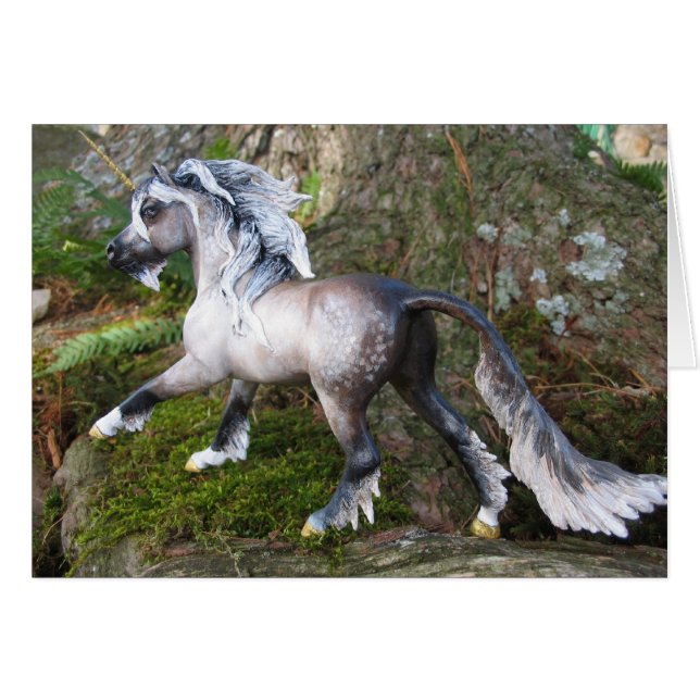 連続したユニコーン (正面横)