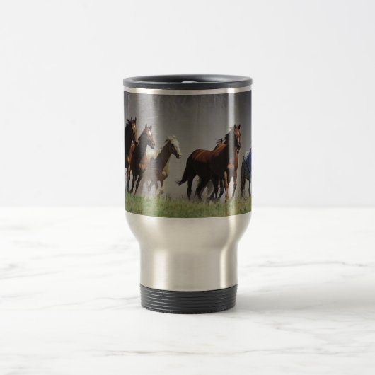 連続した馬旅行か通勤者のマグ トラベルマグ (中央)