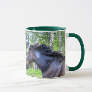 連続した黒い純血種のPercheronの馬の写真 マグカップ