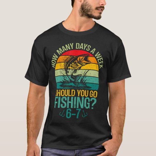 週に6日釣りをする Tシャツ (正面)