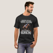 週末に競馬で飲酒の可能性を予測する Tシャツ (正面フル)