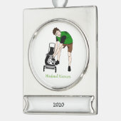 週末の戦士おもしろい芝刈り漫画 シルバープレートバナーオーナメント (左)