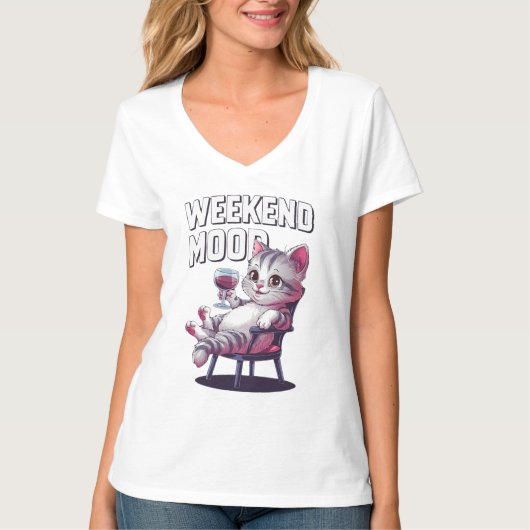 週末ムードおもしろいキャット飲み Tシャツ (正面)