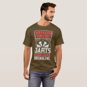 週末予報 ダーツと飲酒のチャンスあり Tシャツ (正面フル)