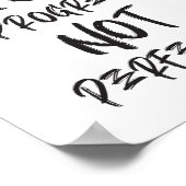 進歩を目指す完璧ではないトレーニング体育館 ポスター (角)