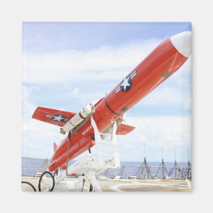 進水の準備ができたBQM-74E Chukarの無人機 マグネット