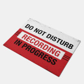 進行中のドアマットでの録音を邪魔しない ドアマット (アングル)