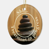 進行中の石のトリートメントを邪魔しない セラミックオーナメント (左)