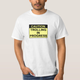 進行中の釣ること Tシャツ