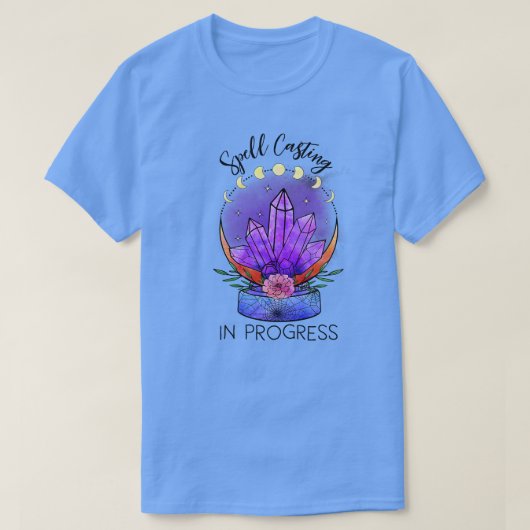 進行中の魔術魔女の呪文キャスティング Tシャツ (デザイン正面)