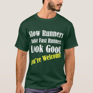 遅いランナーがあるくせに速いランナーを見栄えよく見せる少年 Tシャツ