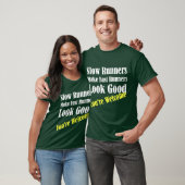 遅いランナーがあるくせに速いランナーを見栄えよく見せる少年 Tシャツ (ユニセックス)