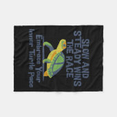 遅い着実にレース内の亀のペースを勝ち取おもしろいる フリースブランケット (正面(横))