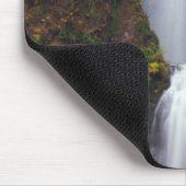 遅い秋のMultnomahの滝 マウスパッド (コーナー)