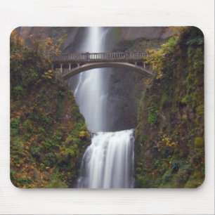 遅い秋のMultnomahの滝 マウスパッド
