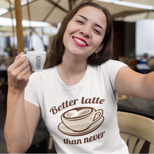遅くてもラテがいい Tシャツ