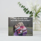 遅れおもしろいたクリスマス家族の写真皮肉 ポストカード (スタンド正面)