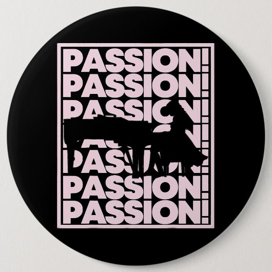 遊のグランドピアノピンクウォメンズピアニスト 缶バッジ (正面)