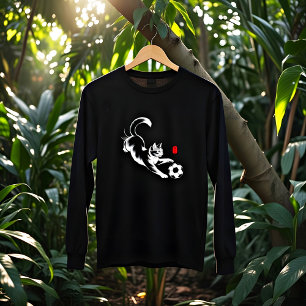 遊び心あふれるサッカー猫の水墨画アート - アジアンスタイル トライブレンドTシャツ