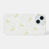 遊び心あふれる猫と毛糸玉の柄 ライトベージュ iPhone 15ケース (裏面横)
