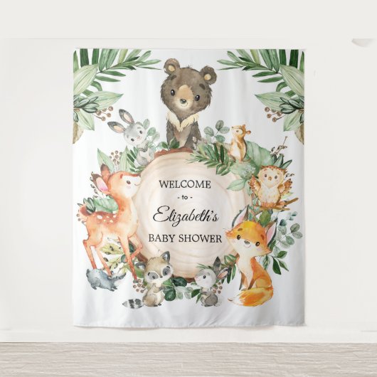 遊び心あふれる緑豊かな森の赤ちゃん動物たちを歓迎 タペストリー (正面)