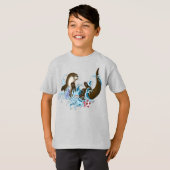 遊び心あふれる青いカワウソの水しぶき Tシャツ (正面フル)