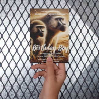 遊び心たっぷりの猿たちが野原で踊る ポストカード