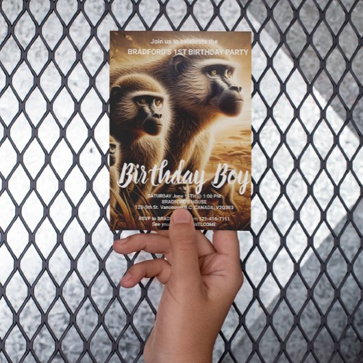 遊び心たっぷりの猿たちが野原で踊る ポストカード