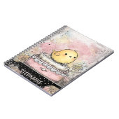 遊び心のあるひよこ花模様の水彩アート ノートブック (左側)