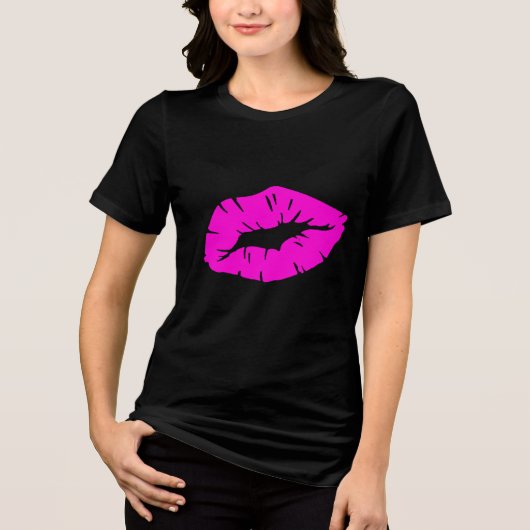 遊び心のある美しいピンクの口紅のキス 孤立 トライブレンドTシャツ (正面)
