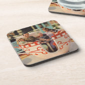 遊園地でのティーカップ乗り コースター (左側)