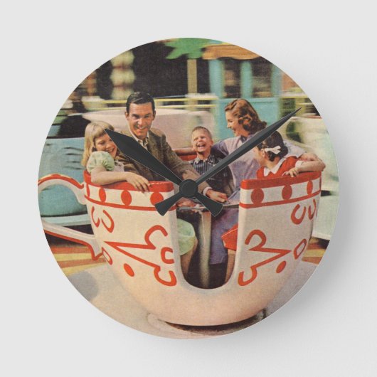 遊園地でのティーカップ乗り ラウンド壁時計 (正面)