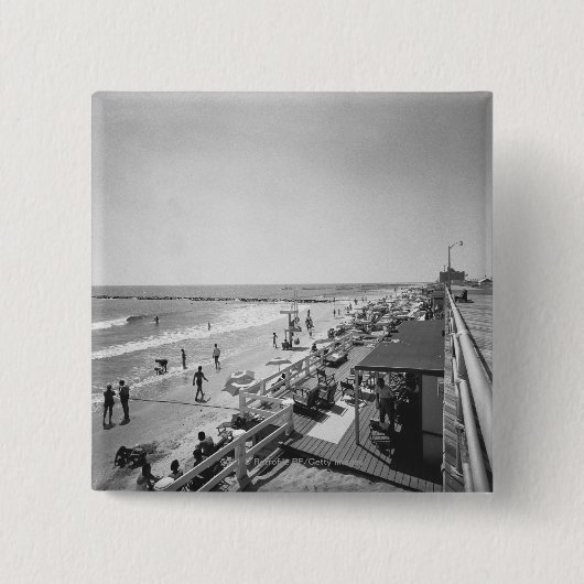 遊歩道およびビーチB&Wの高い眺め 缶バッジ (正面)