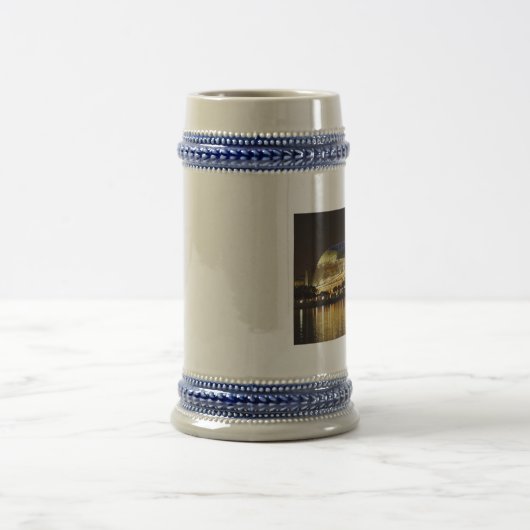 遊歩道 ビールジョッキ (中央)