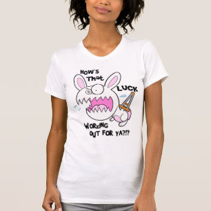 運の悪いウサギのTシャツ Tシャツ