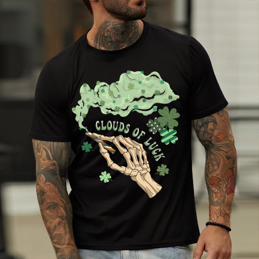 運の雲パトリックの日 Tシャツ