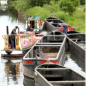 運河に面したナローボート 缶バッジ