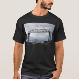運河公園の空気の上昇橋 Tシャツ