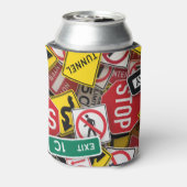 運転インストラクターおもしろい道路標識コラージュ 缶クーラー (缶裏面)