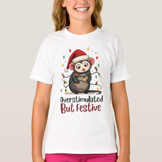 過剰刺激だけどお祭り気分 – 楽しいクリスマス Tシャツ (正面)