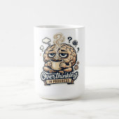 過剰思考進行中Tシャツ | 共感できるデザイン コーヒーマグカップ (中央)