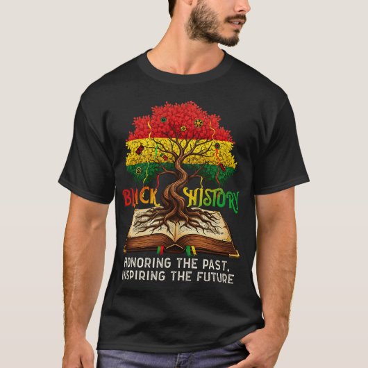 過去を称え未来を照らす BHM ツリー Tシャツ (正面)