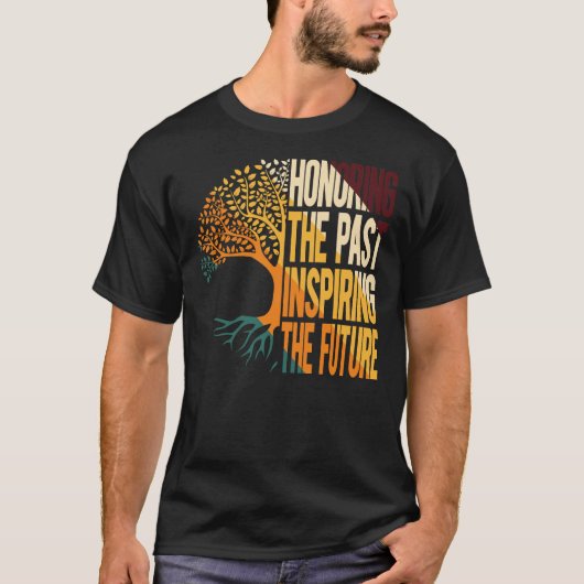 過去を称え未来を照らす Tシャツ (正面)